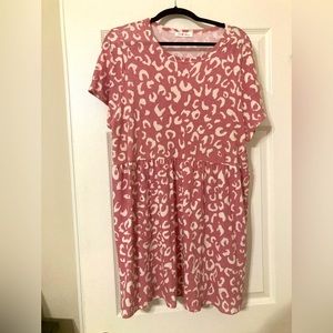 Short sleeve pink leopard print dress